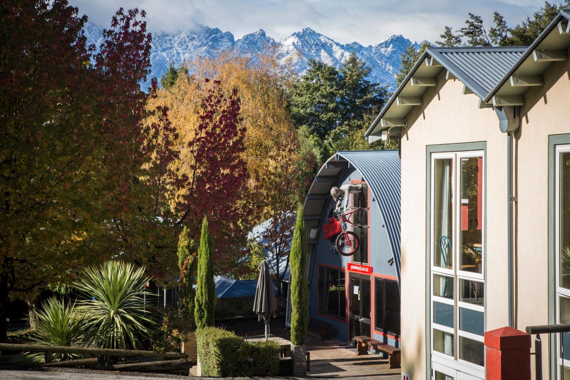 Pinewood Lodge Queenstown Extérieur photo