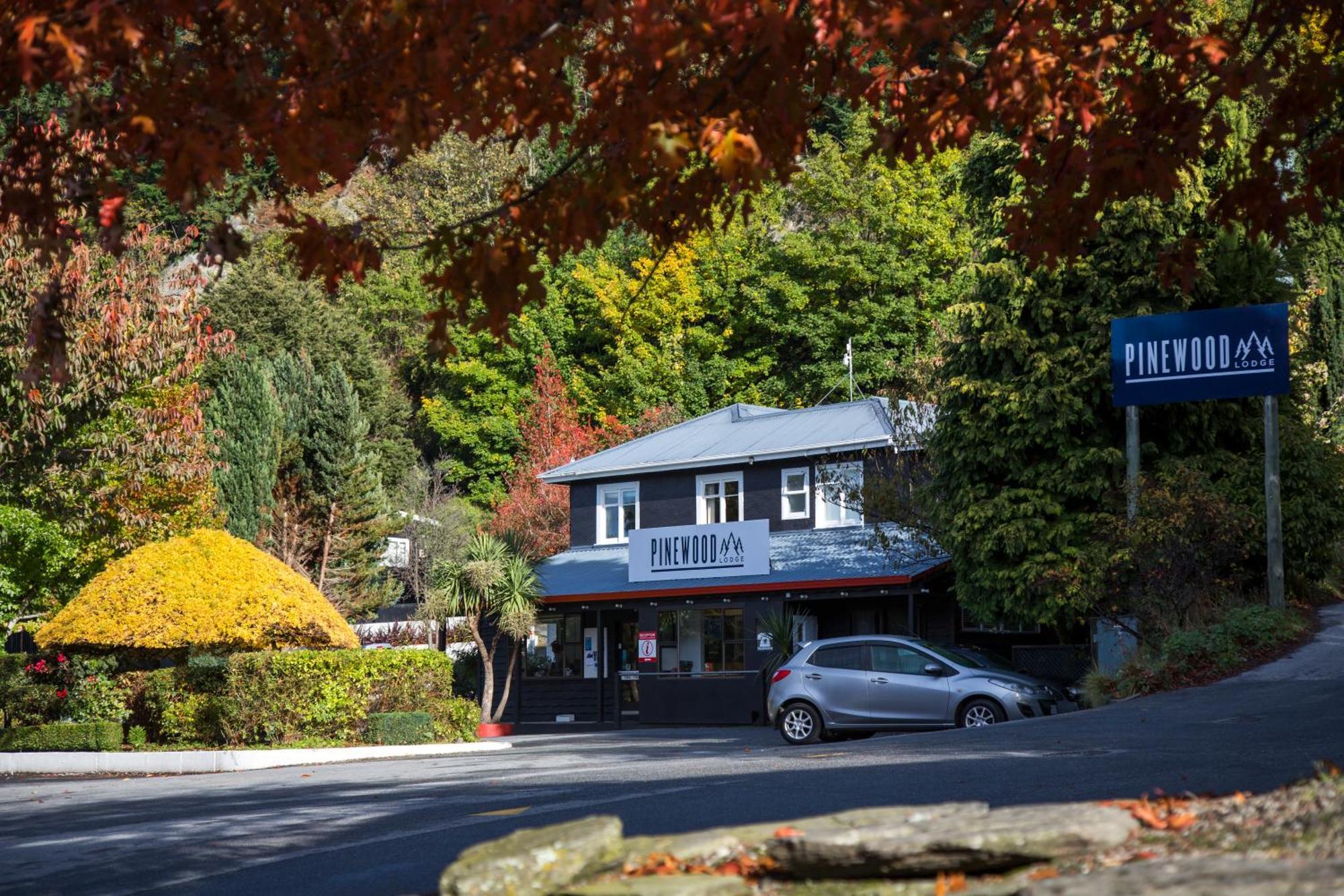 Pinewood Lodge Queenstown Extérieur photo